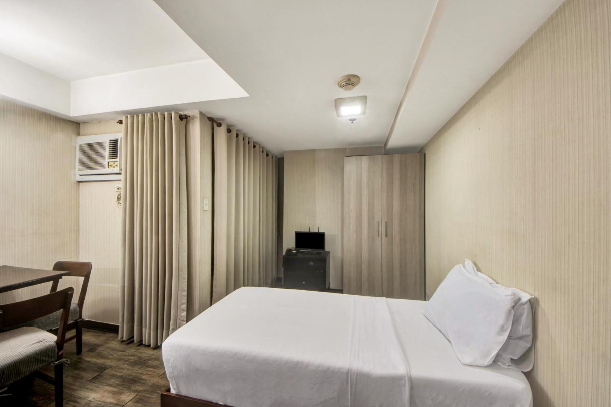 Ceo Flats Hotel Makati City Exterior photo